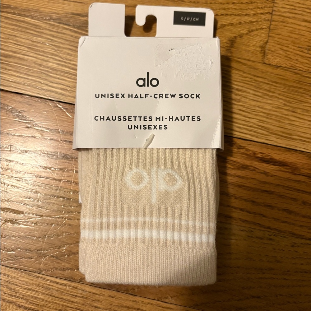 ALO Yoga Unisex Half-Crew Sock Core: Bone/White Small NWT